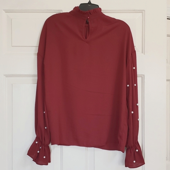 Size large blouse. - Picture 4 of 7